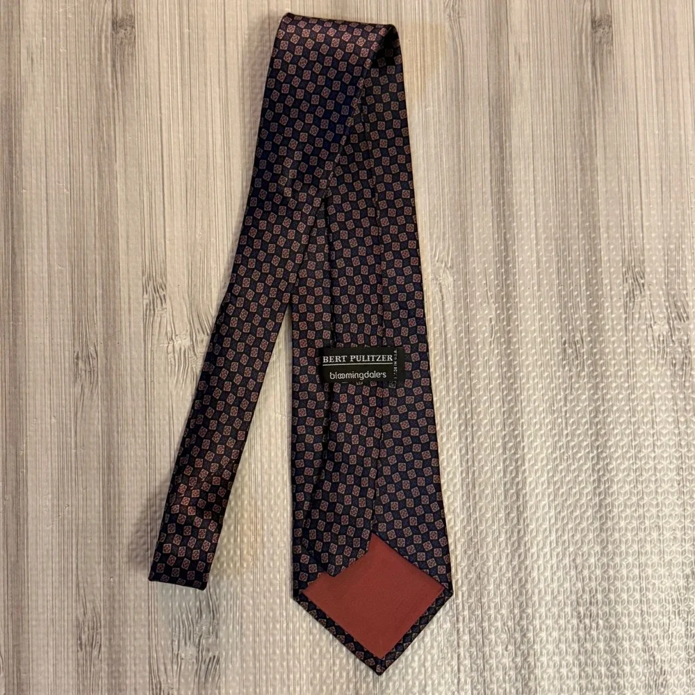 Bert Pulitzer 100% Silk Tie Burgundy Purple Grey Black Geometric Medallion USA